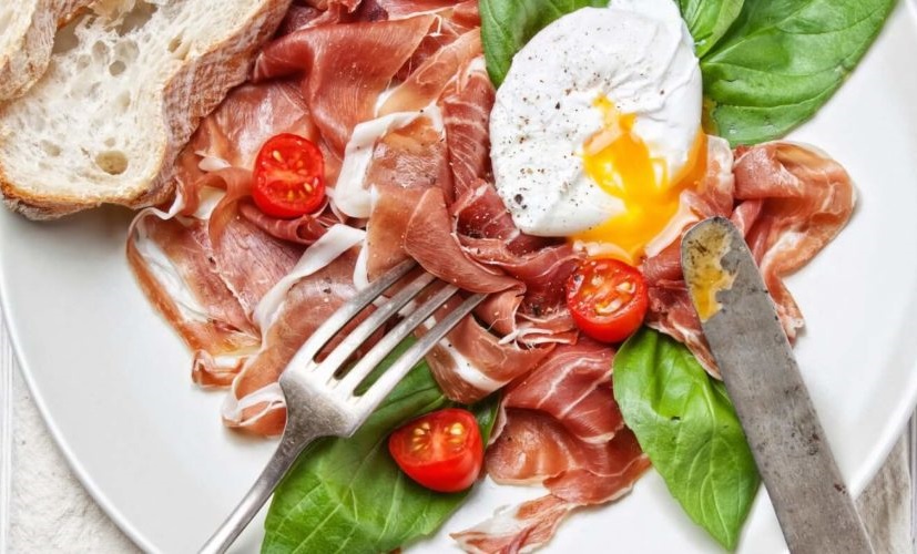 Prosciutto ham with Poached Egg